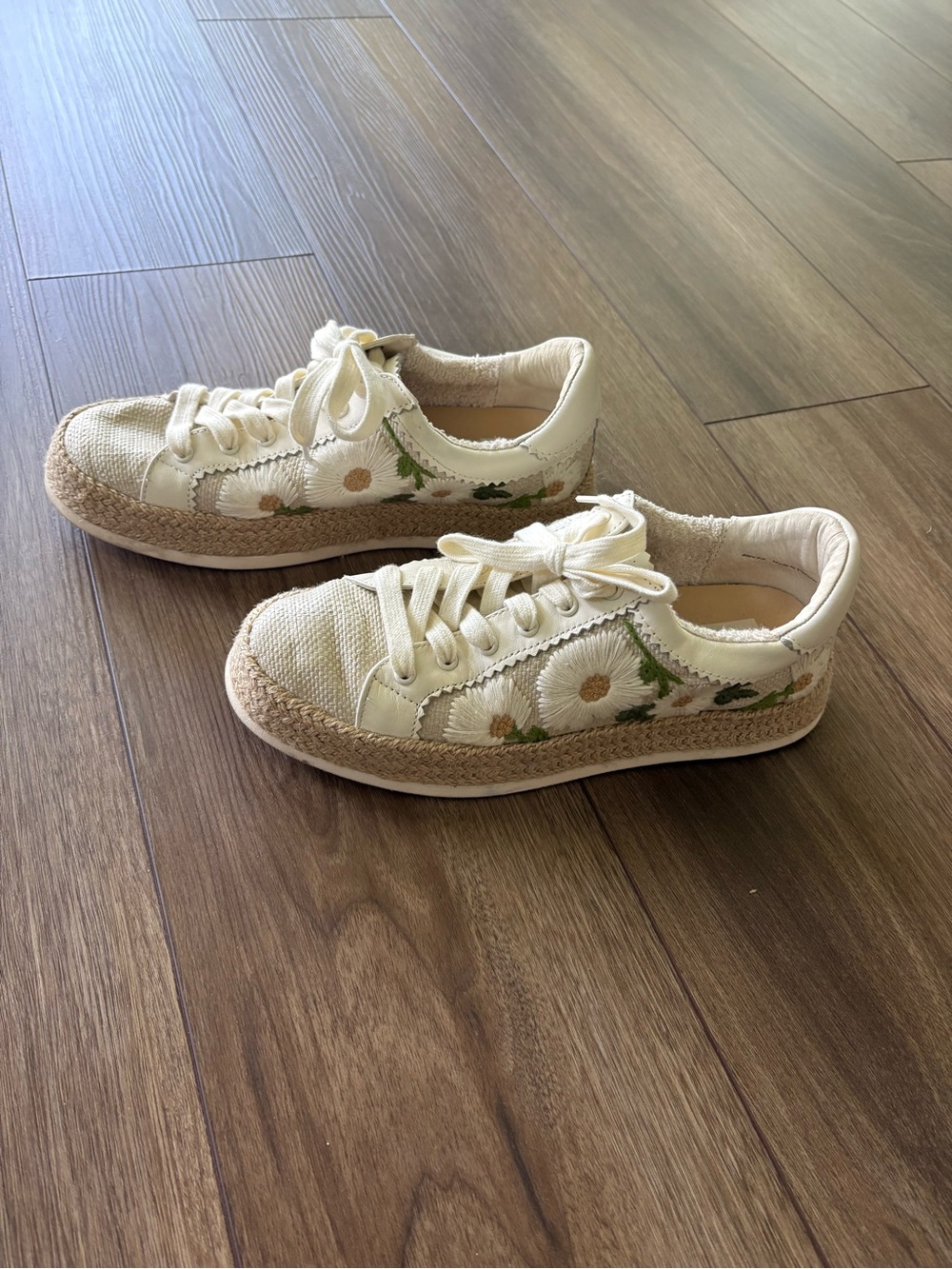 Dolce Vita Cream Daisy Embroidered Sneakers